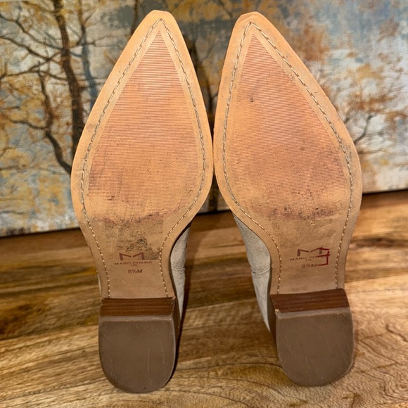 Marc Fisher Yale Chelsea gray suede boots size 8.5 Preowned excellent condition - Picture 6 of 9